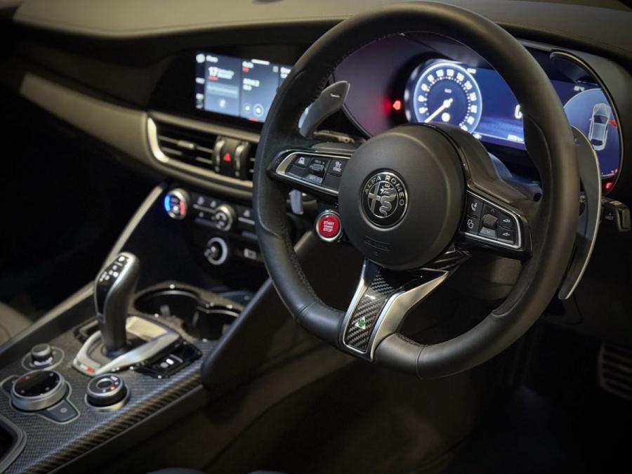 GIULIA QUADRIFOGLiO - Image 8