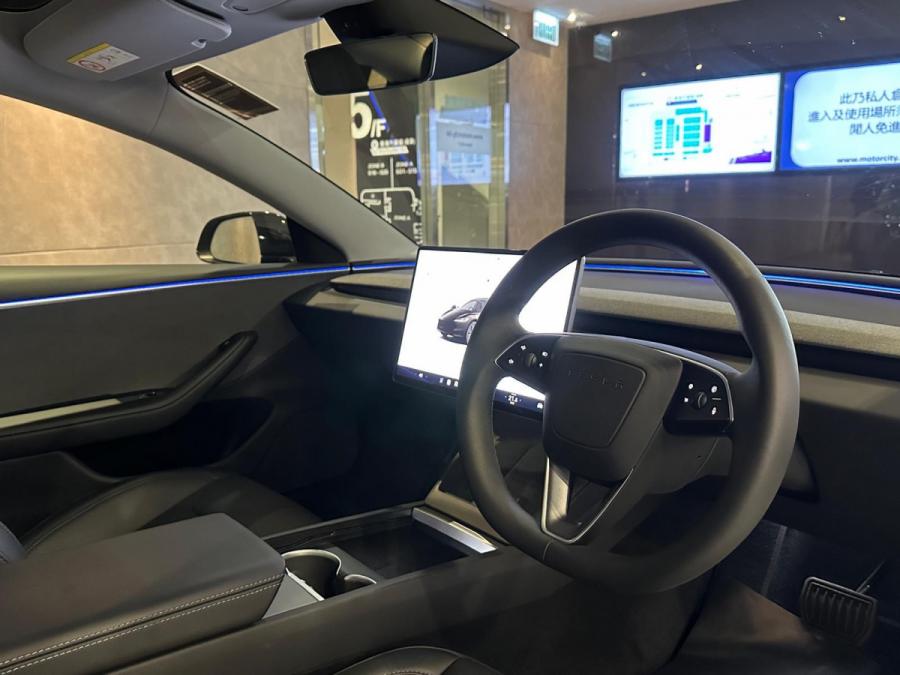 MODEL 3 RWD - Image 5