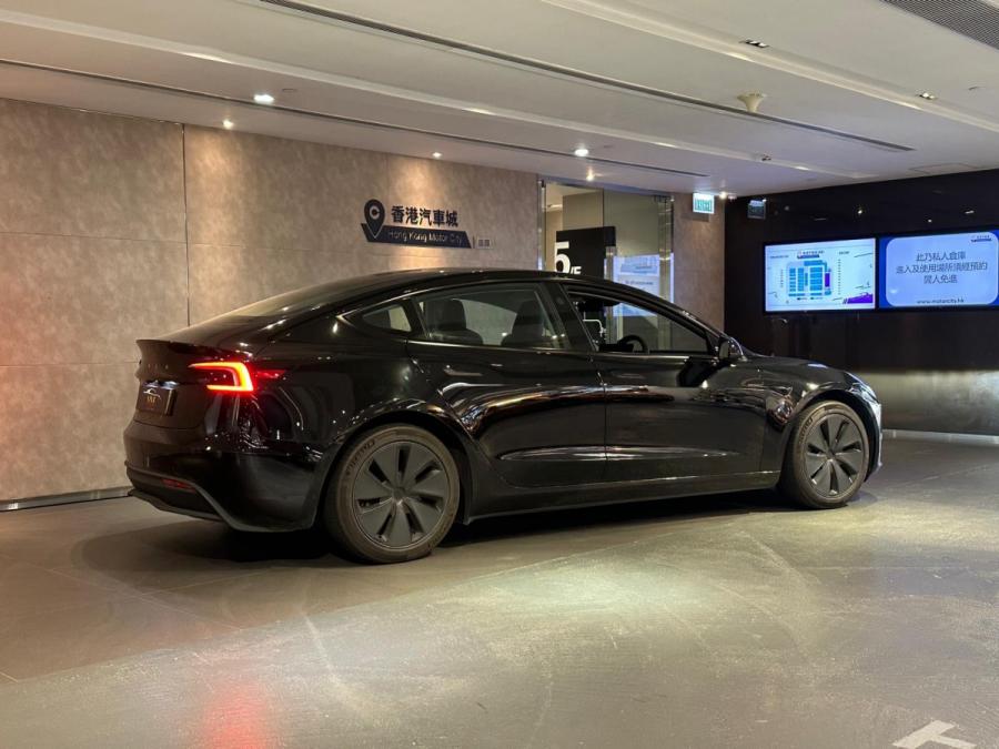 MODEL 3 RWD - Image 2