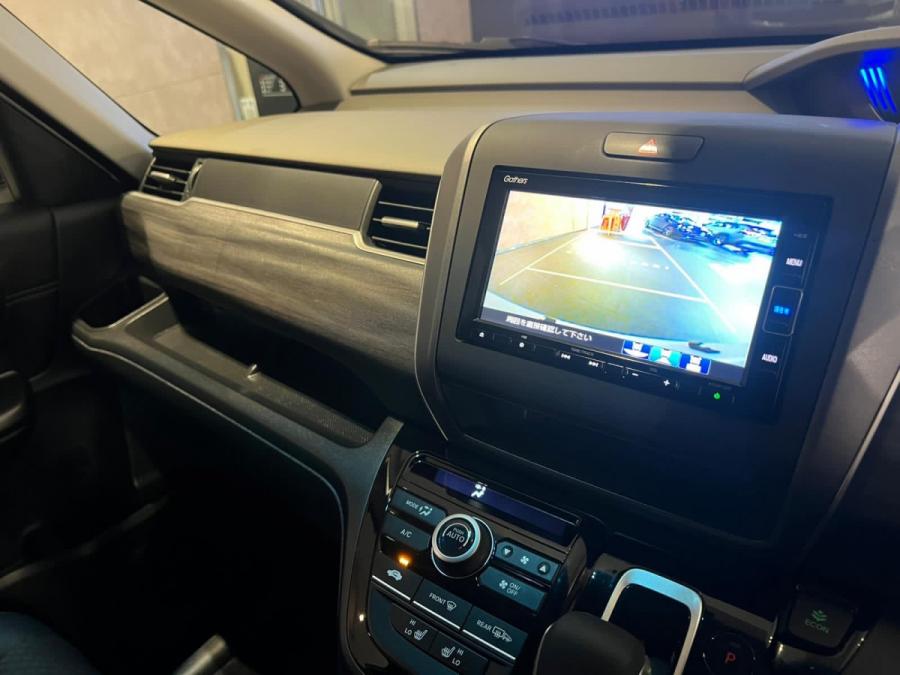 Freed HYBRID - Image 4