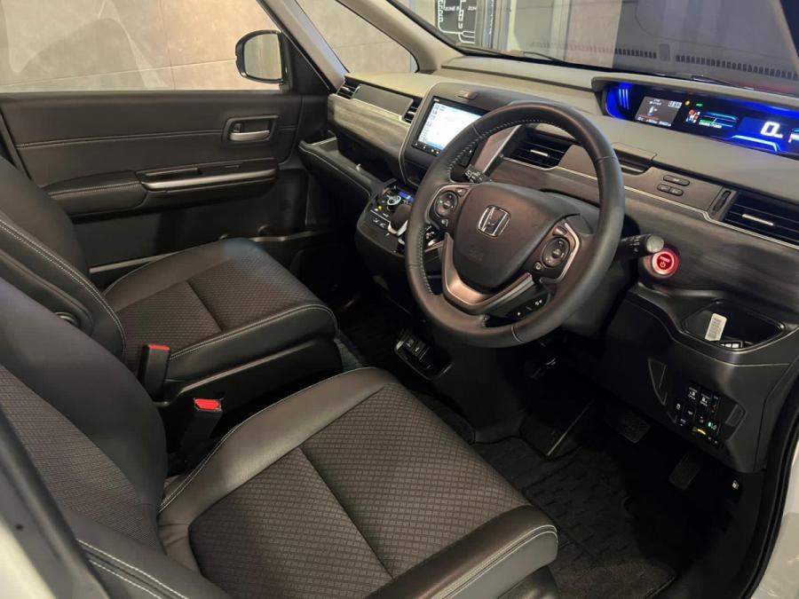 Freed HYBRID - Image 3