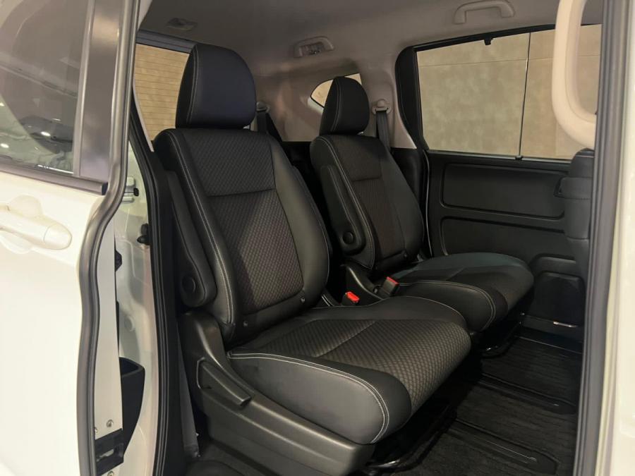 Freed HYBRID - Image 6