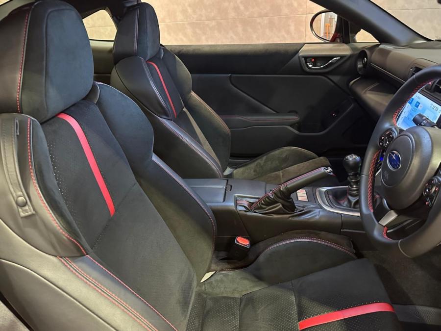 BRZ 2.4 RWD 6MT - Image 6