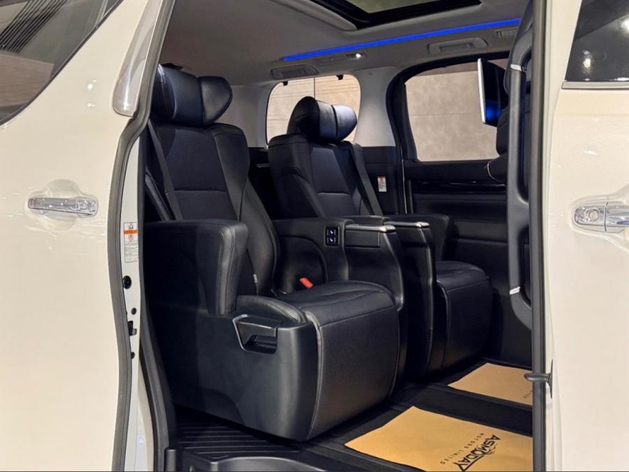 Vellfire 2.5ZG Modellista - Image 4