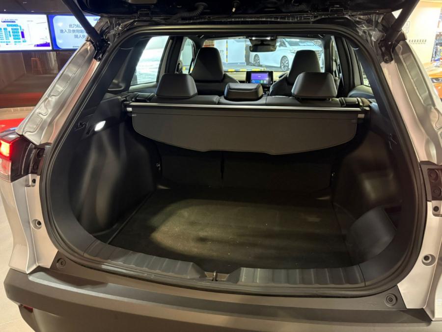 Corolla Cross Hybrid - Image 6