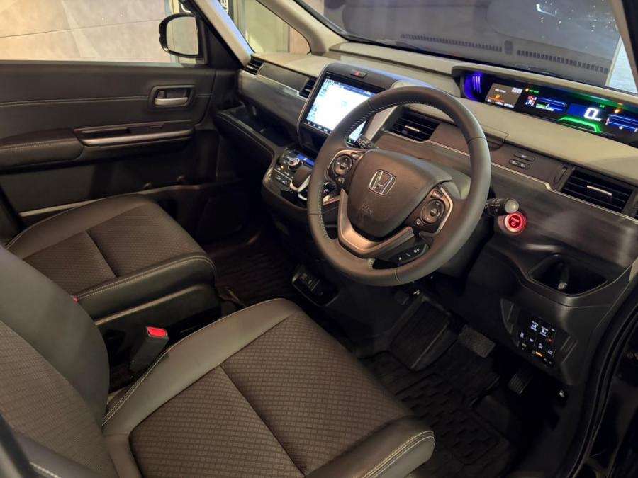 FREED HYBRID - Image 4