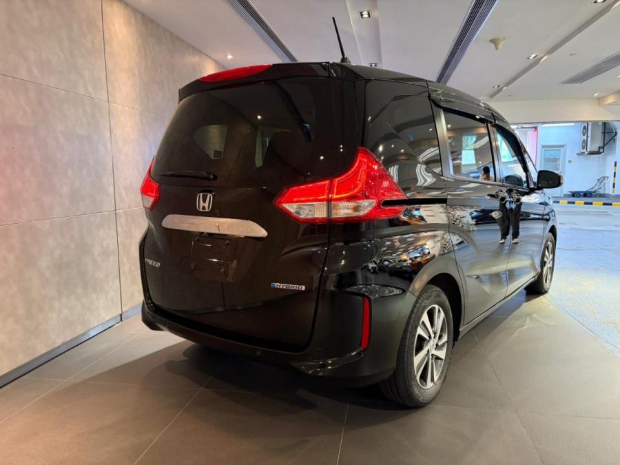 FREED HYBRID - Image 8