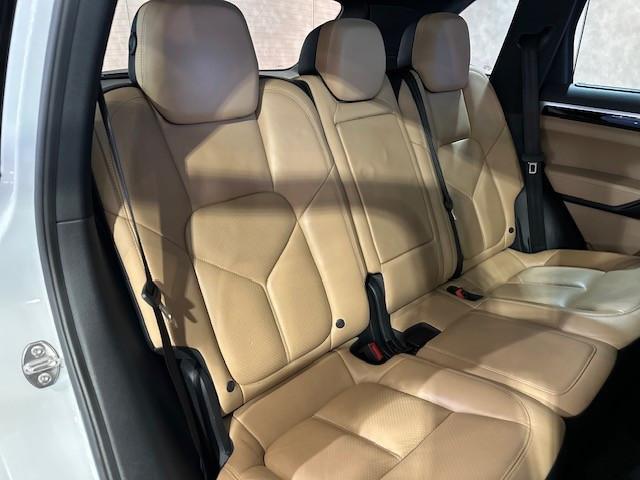 行貨Cayenne S V6+Turbo - Image 7