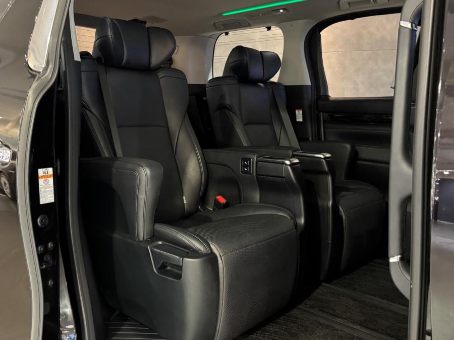 Vellfire 3.5 ZG Modellista - Image 4