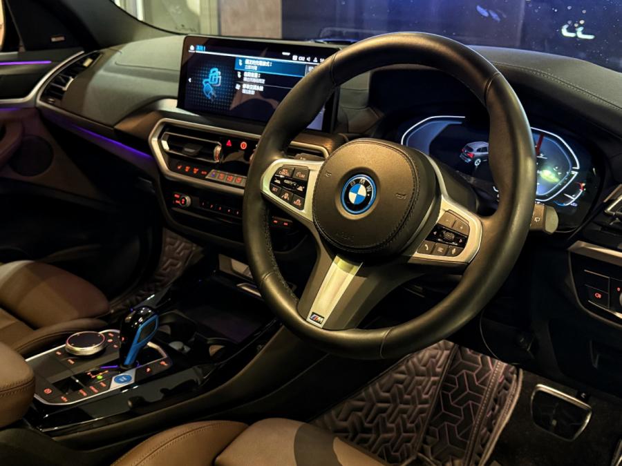 IX3 M Sport - Image 3