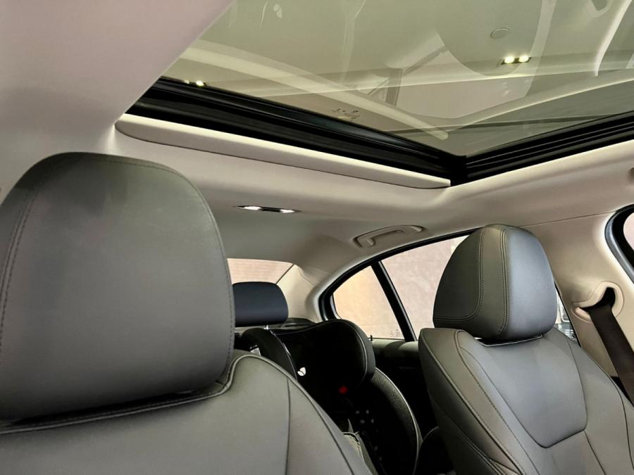 318i Sport - Image 5