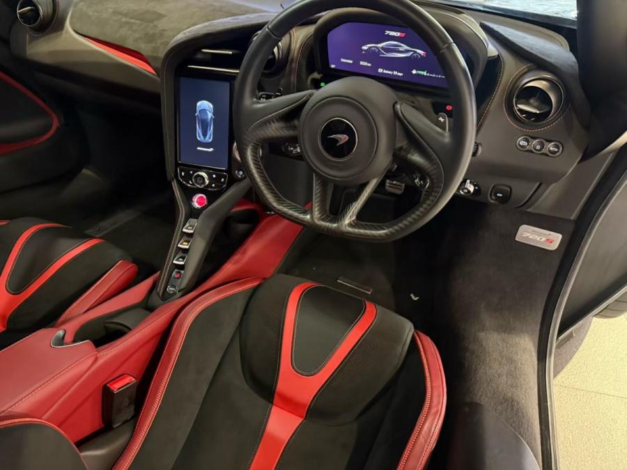 720 Performance - Image 5