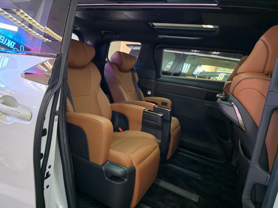 VELLFIRE 2.4 Turbo - Image 9