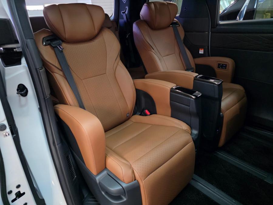 VELLFIRE 2.4 Turbo - Image 11