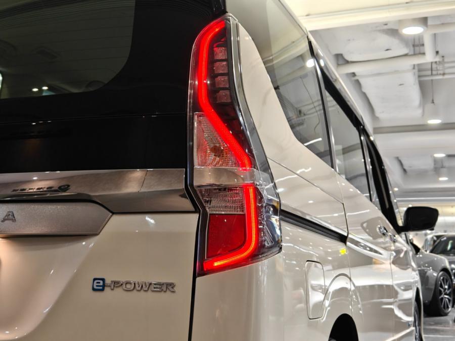 SERENA e-POWER HIGHWAY STAR VIP - Image 13