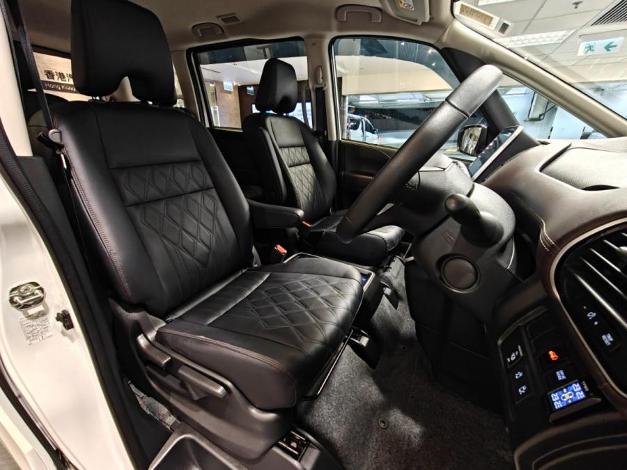 SERENA e-POWER HIGHWAY STAR VIP - Image 11