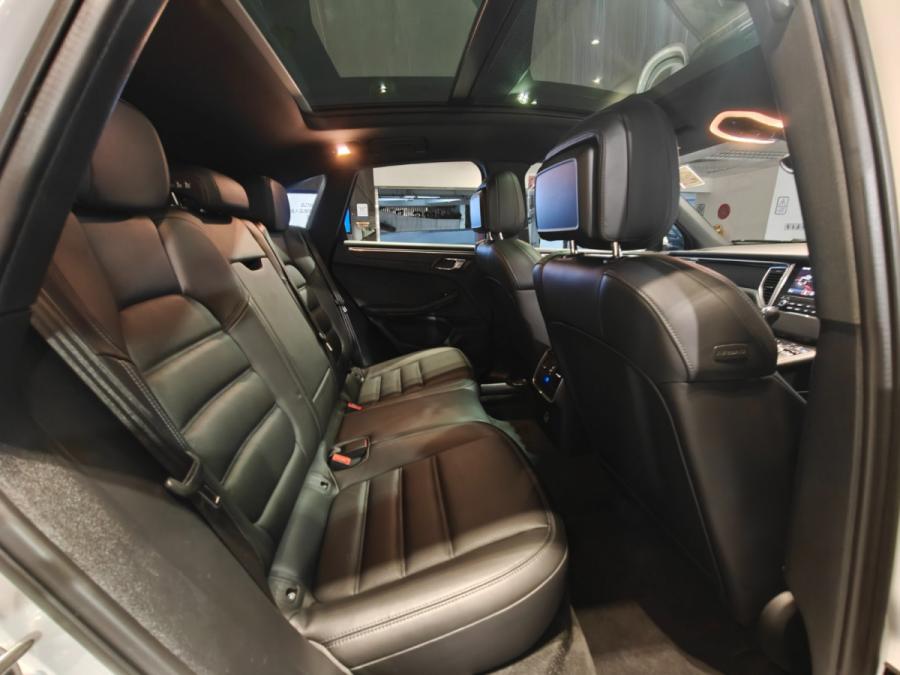 MACAN 2.0T - Image 2