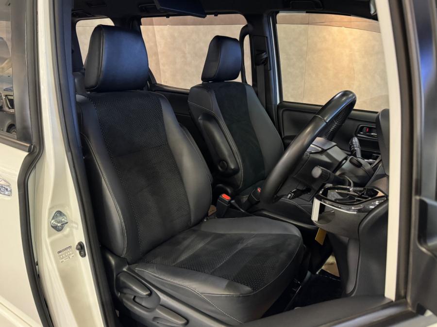 Voxy ZS Hybrid 煌III - Image 4