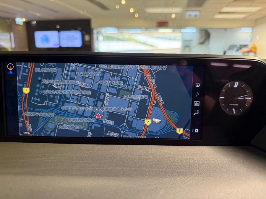 UX200 ULTIMATE - Image 3