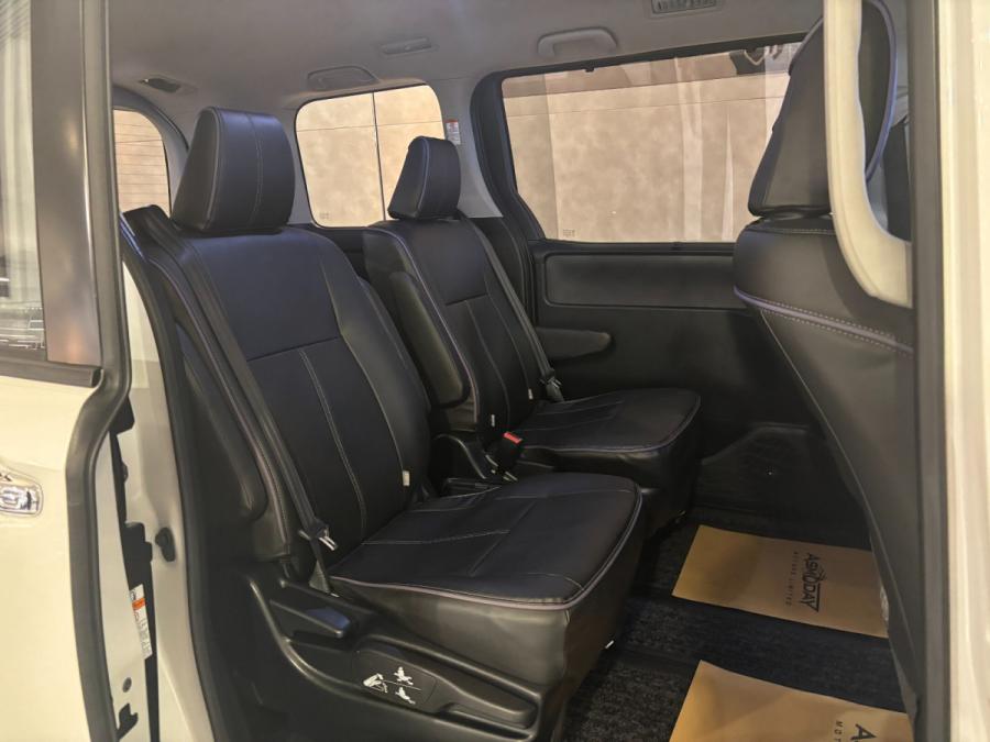 Voxy ZS Hybrid 煌II - Image 4