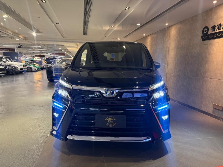 VOXY HYBRID ZS FACELIFT - Image 2