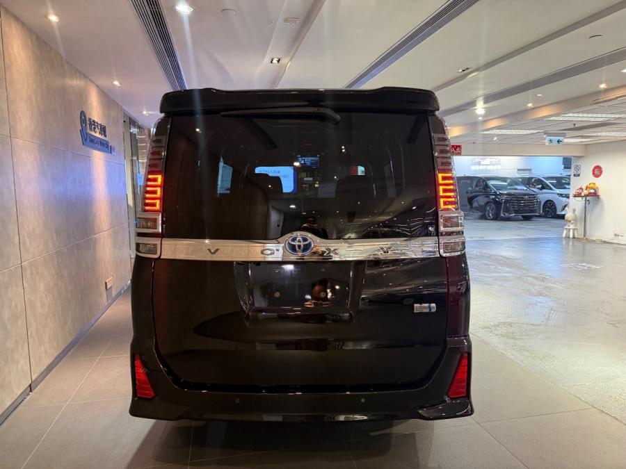 VOXY HYBRID ZS FACELIFT - Image 5