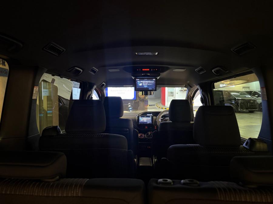 VOXY HYBRID ZS FACELIFT - Image 12