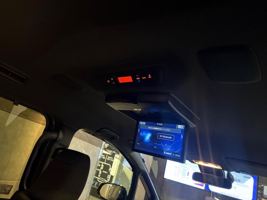 VOXY HYBRID ZS FACELIFT - Image 10