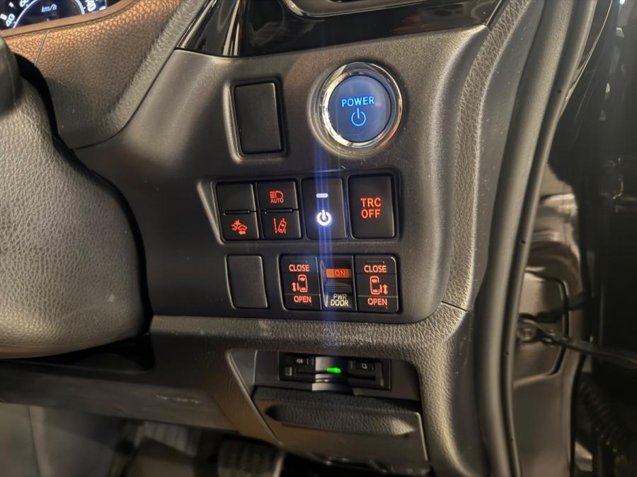 VOXY HYBRID ZS FACELIFT - Image 7