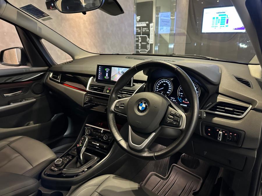 218i Grand Tourer 7 Seats - Image 2