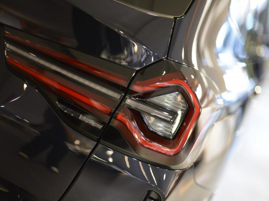 IX3 M SPORT EDITION G08 - Image 20