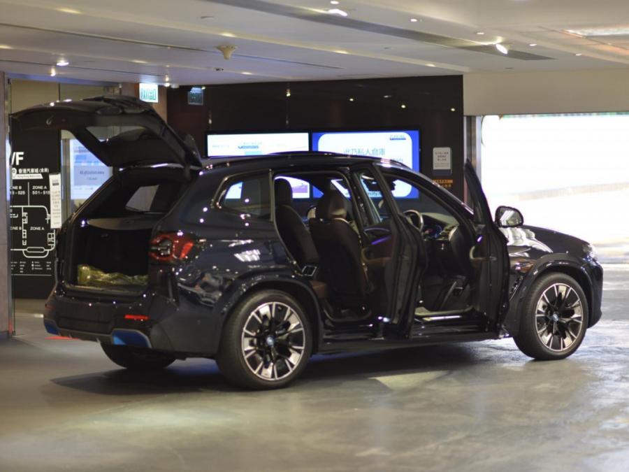 IX3 M SPORT EDITION G08 - Image 33