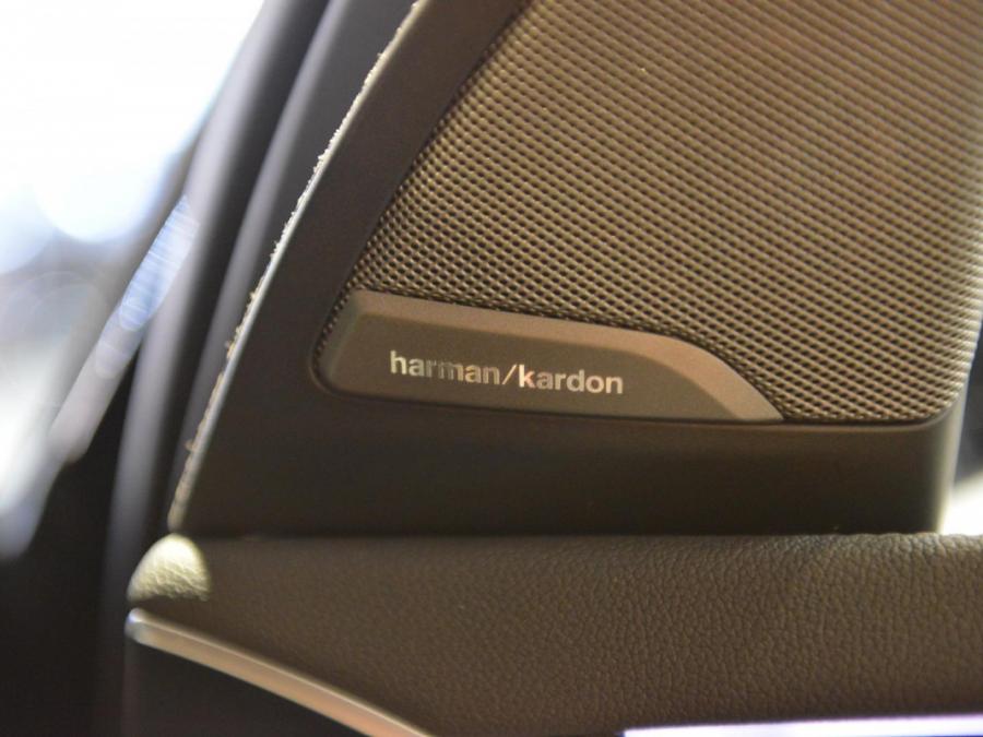 IX3 M SPORT EDITION G08 - Image 12