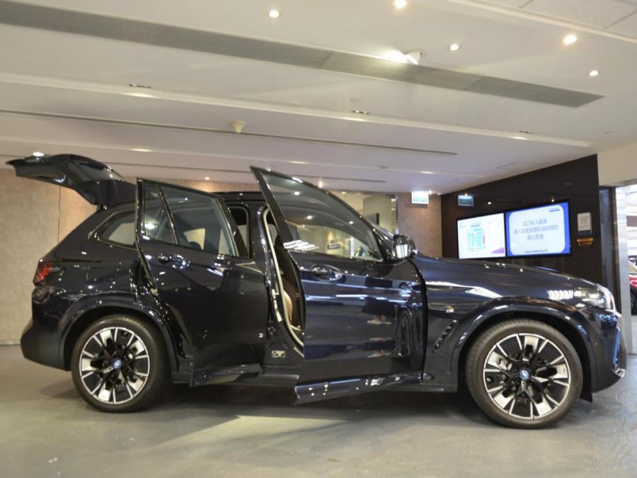 IX3 M SPORT EDITION G08 - Image 34