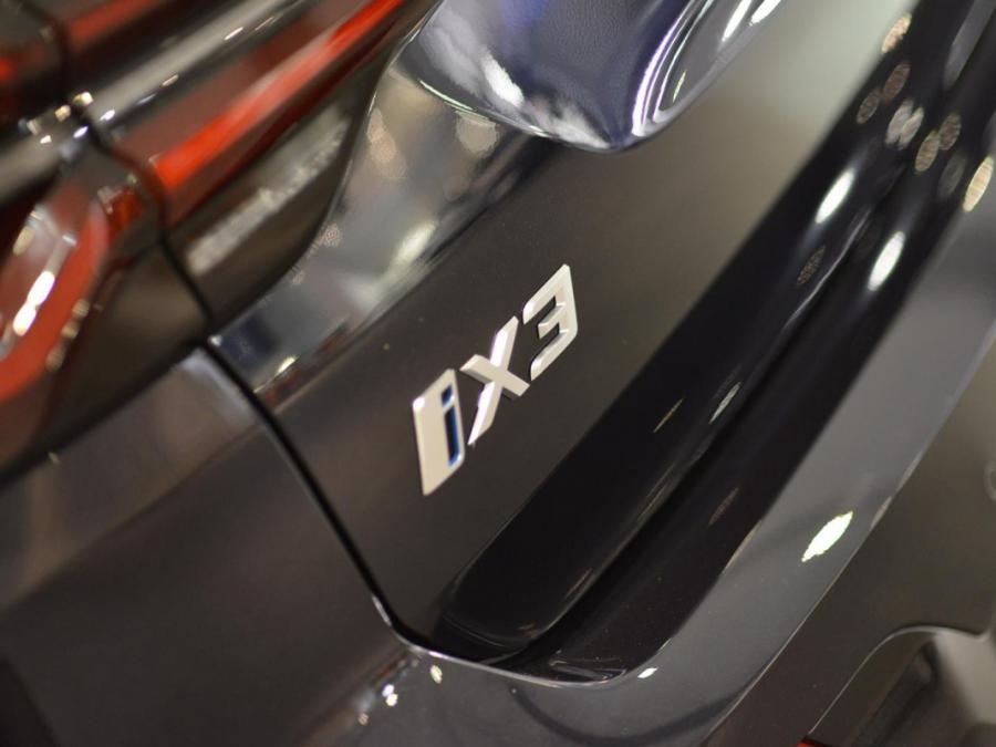 IX3 M SPORT EDITION G08 - Image 22