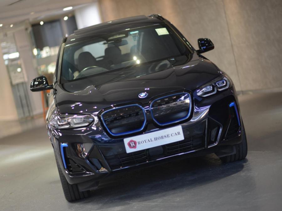 IX3 M SPORT EDITION G08 - Image 18