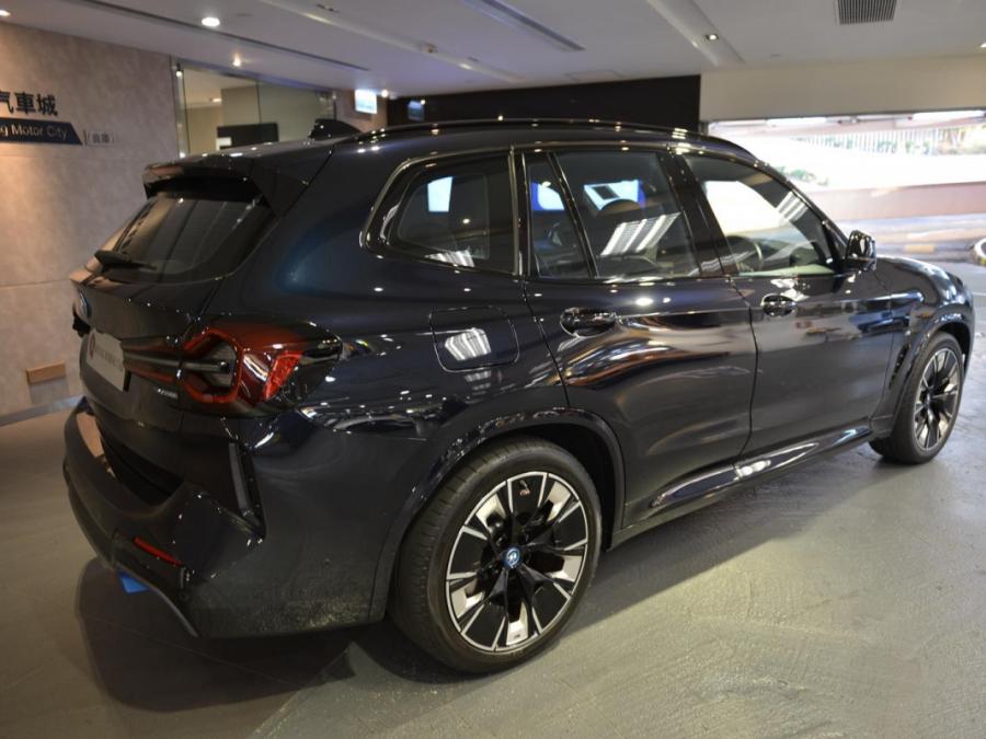 IX3 M SPORT EDITION G08 - Image 26