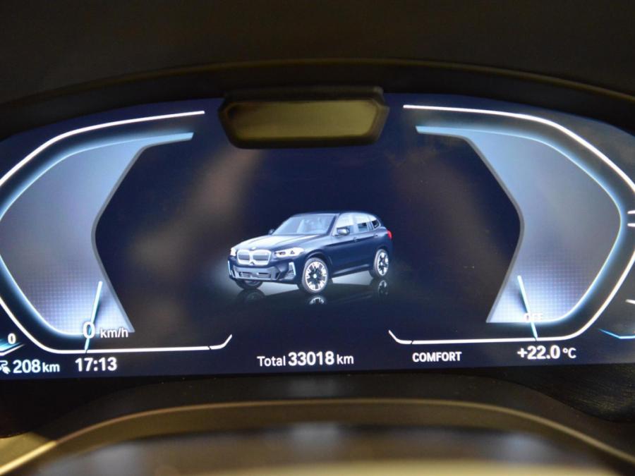 IX3 M SPORT EDITION G08 - Image 31