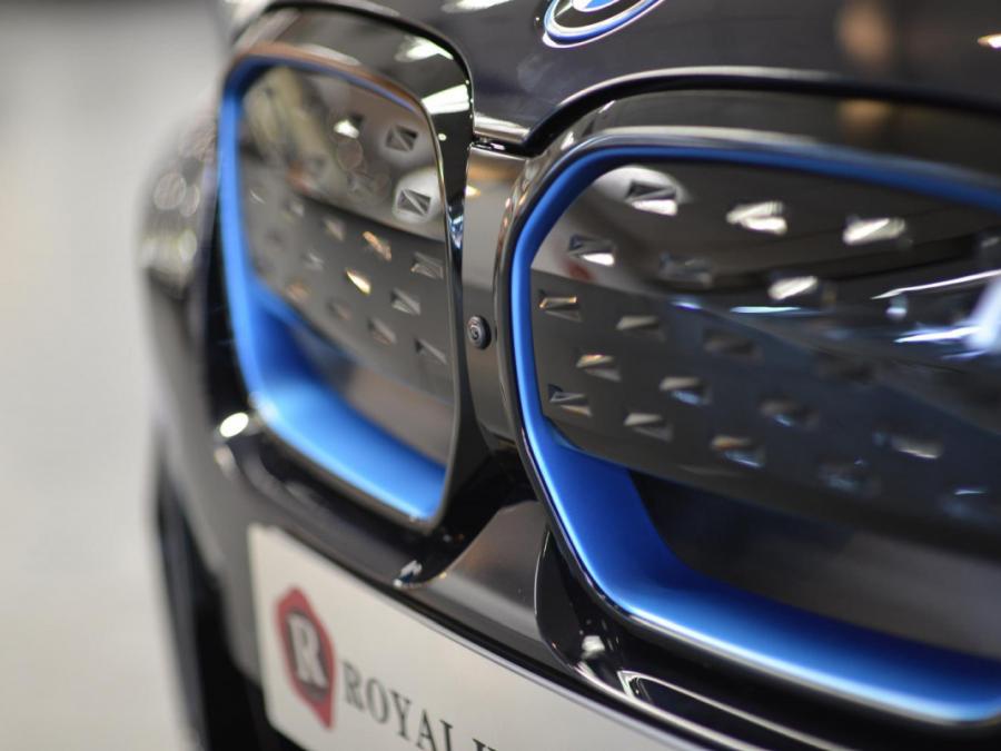 IX3 M SPORT EDITION G08 - Image 32