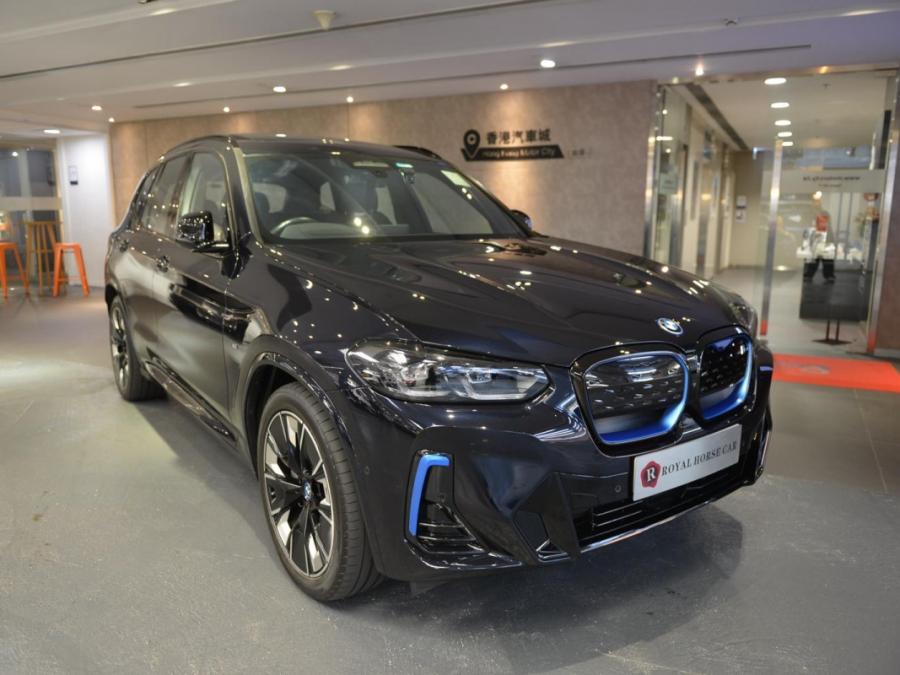 IX3 M SPORT EDITION G08 - Image 14