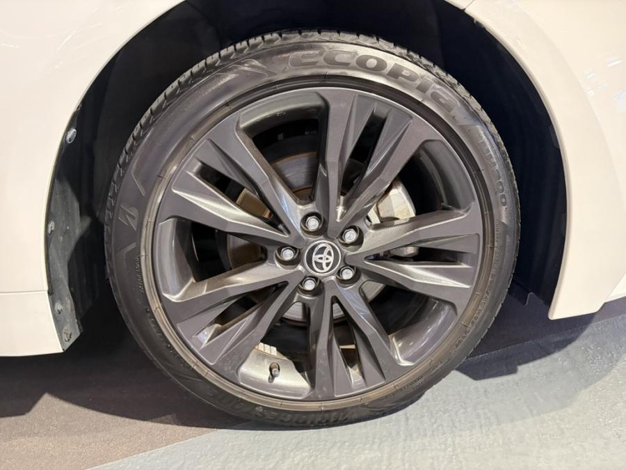 Corolla Touring Hybrid WXB - Image 13