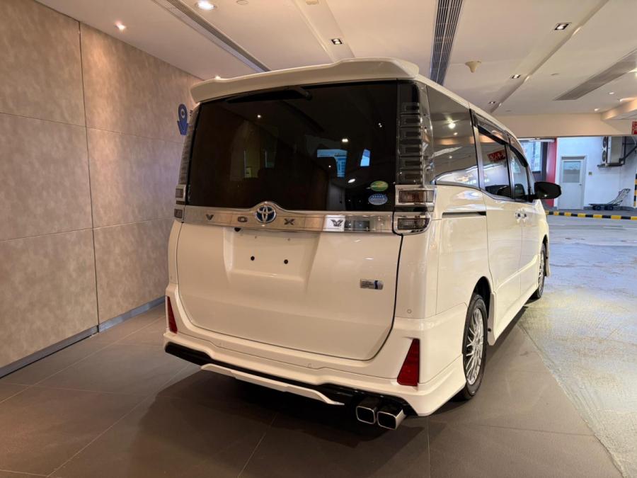 VOXY Hybrid ZS 煌III Modellista - Image 8