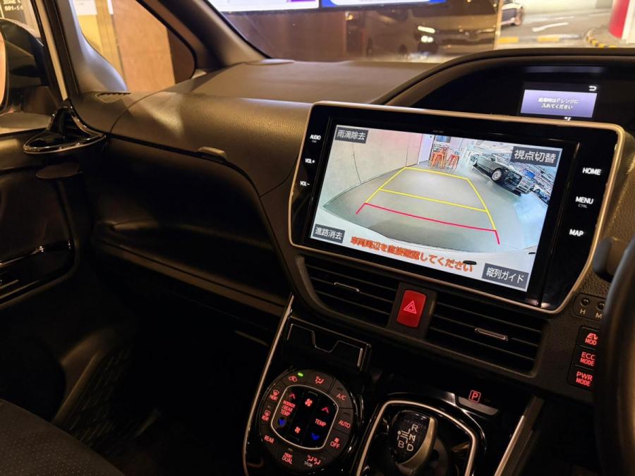 VOXY Hybrid ZS 煌III Modellista - Image 4