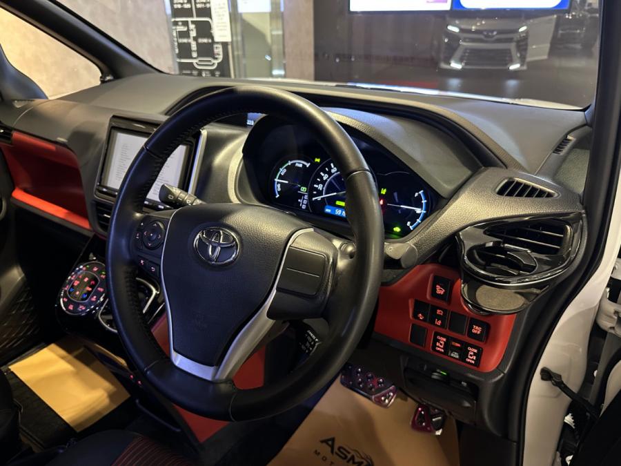 Voxy ZS Hybrid TRD 煌II - Image 3