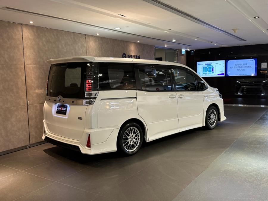 Voxy ZS Hybrid TRD 煌II - Image 11