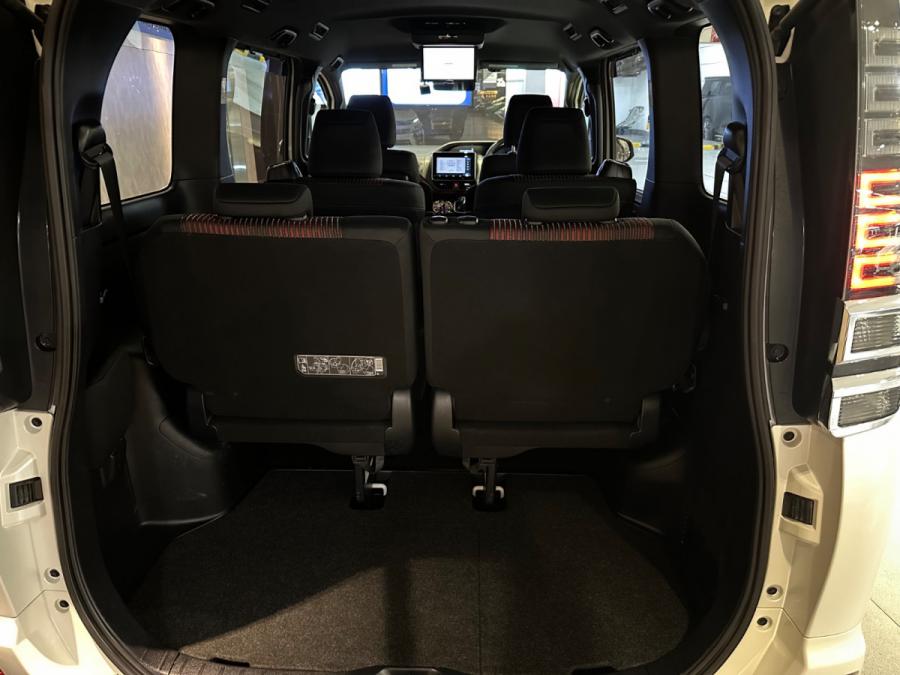 Voxy ZS Hybrid TRD 煌II - Image 10