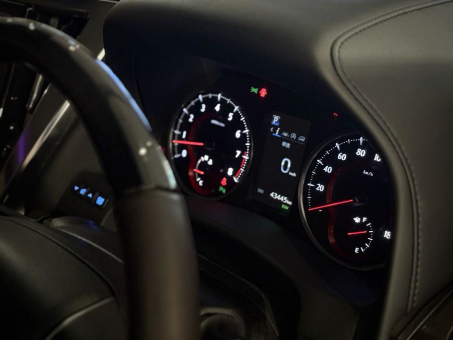 ALPHARD 3.5 SC - Image 5