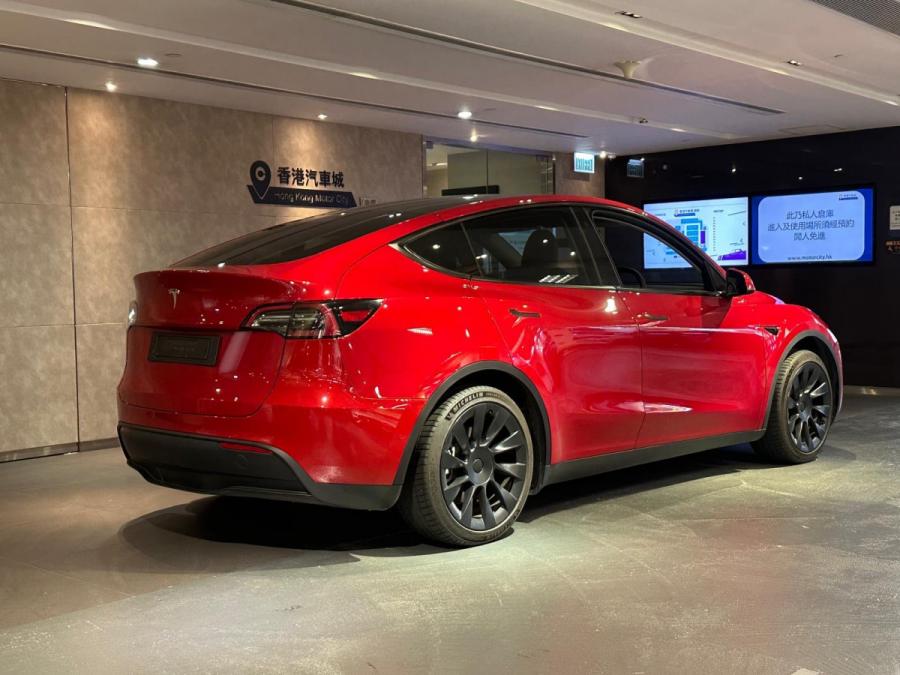 Model Y - Image 2