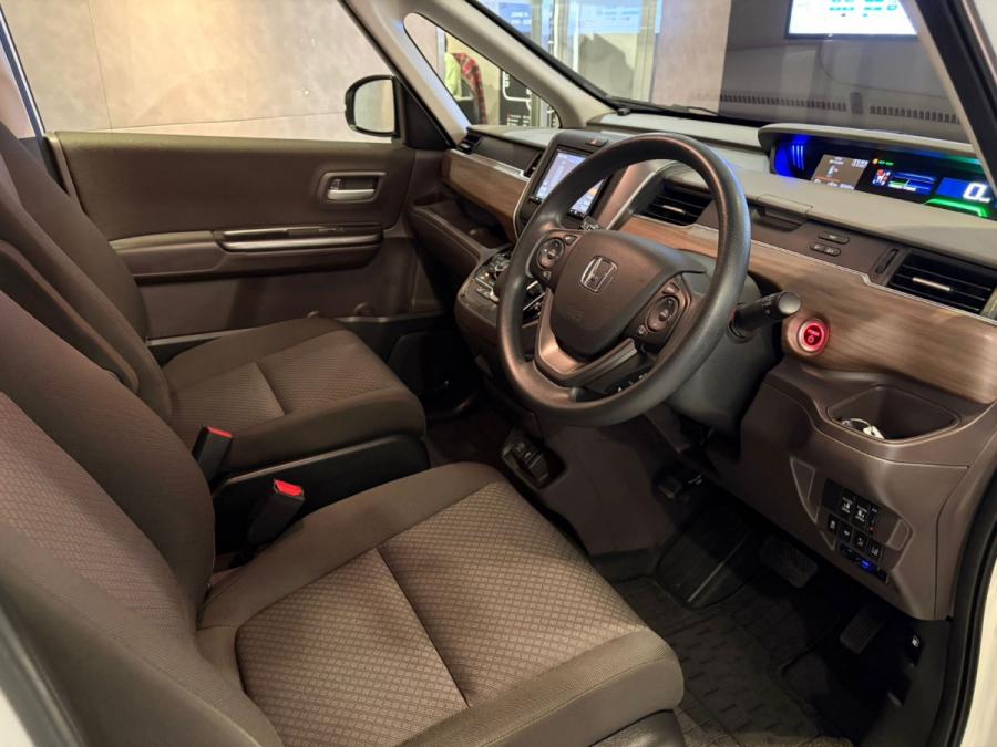 FREED GB7 HYBRID 7座 - Image 3