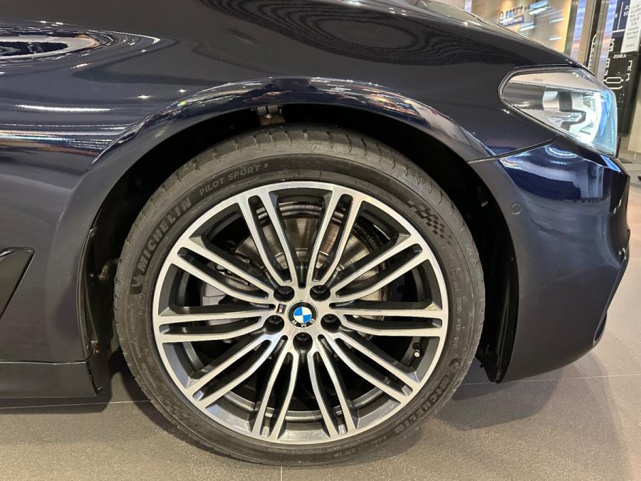 520i M SPORT  EDITION - Image 3